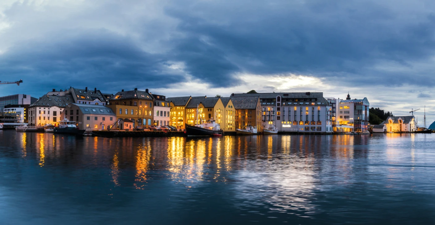 Aalesund 2000x700